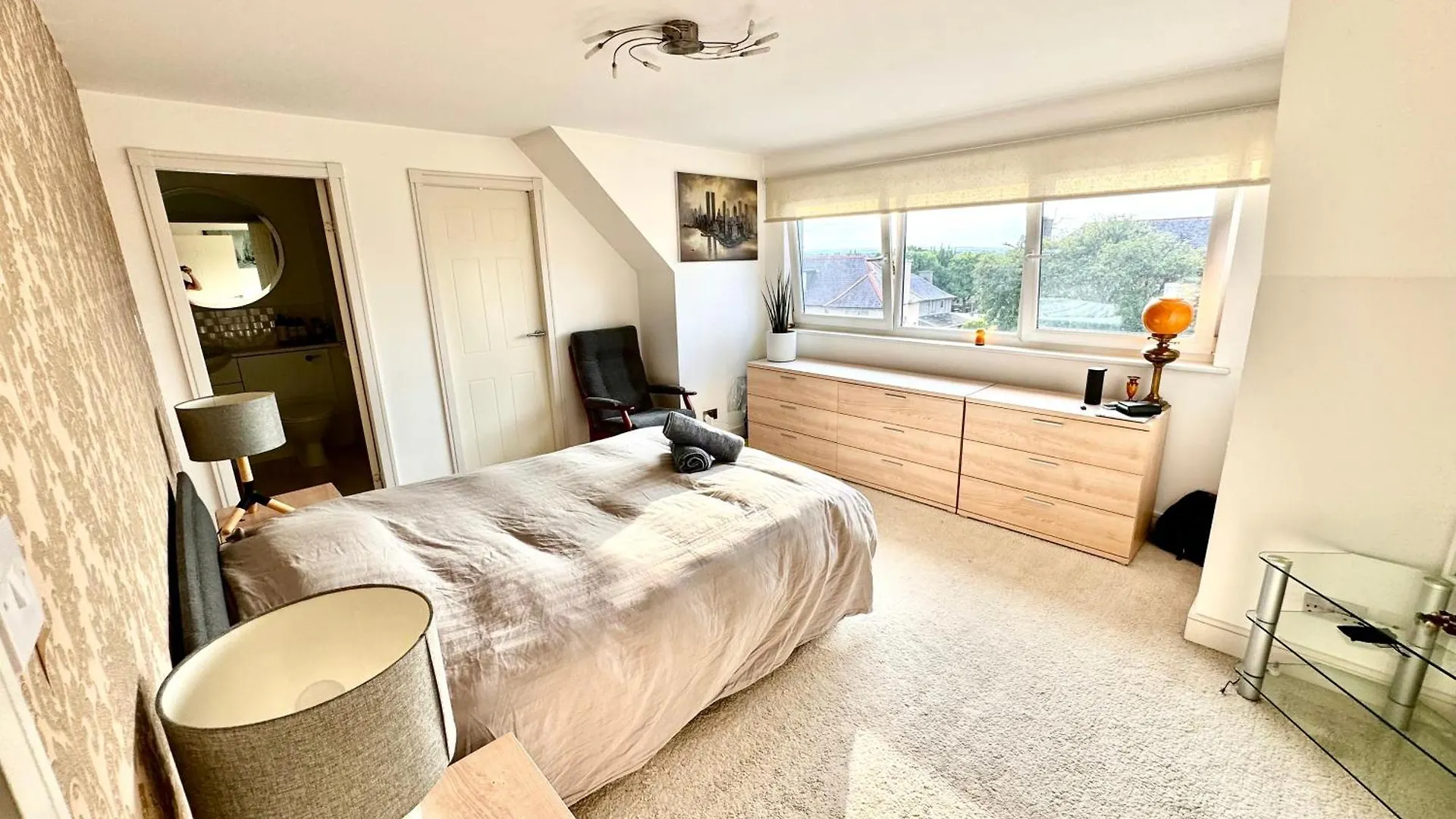 Appins Penthouse Edinburgh Luxury Apartment - Fast Wifi & Free Parking